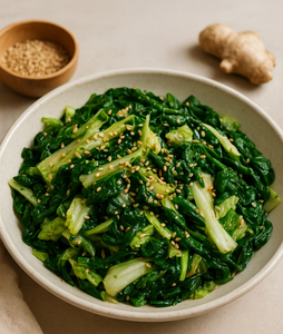 KI generiert: Das Bild zeigt ein gebackenes Gericht aus Kartoffeln und möglicherweise weiteren Zutaten wie Zwiebeln und Gemüse in einer rechteckigen Form. Eine Gabel und ein Löffel liegen darauf.